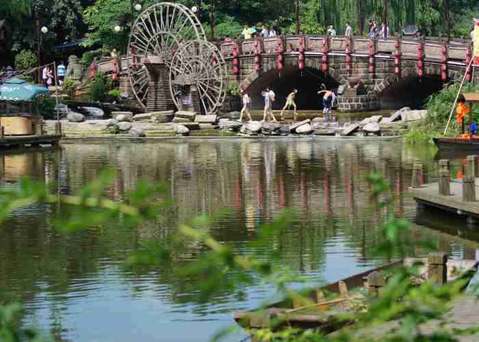 成都春熙路景区直通车，一天玩遍精华景点，懒人福音！-第1张图片-成都租车公司